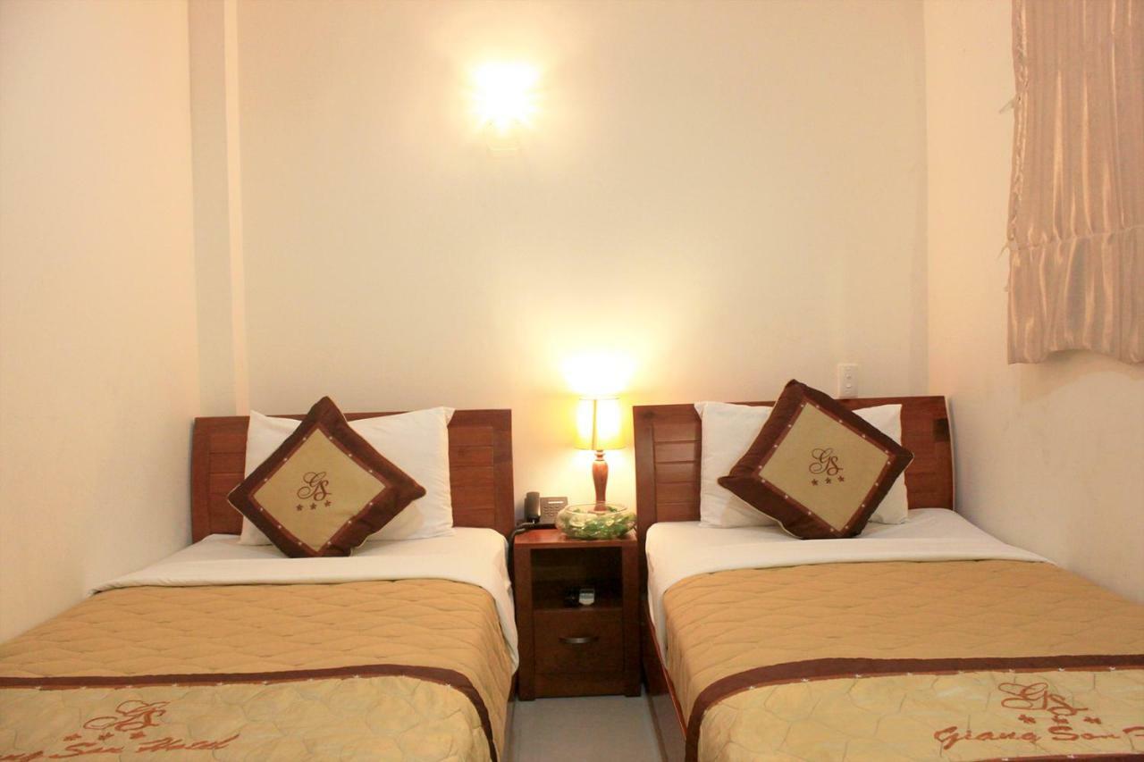Giang Son 2 Hotel Hô Chi Minh-Ville Extérieur photo
